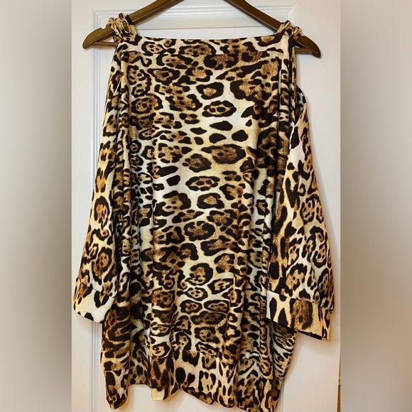 Peck & Peck- Leopard Print Top with gold chain straps - Picture 2 of 8
